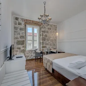 Hotel Lorenzzo Diocletian's Palazzo Storico